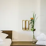 Montjola Nova فندق شرنز