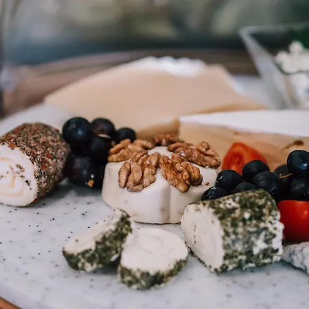 蒙特约拉诺娃酒店 酒店 施伦斯