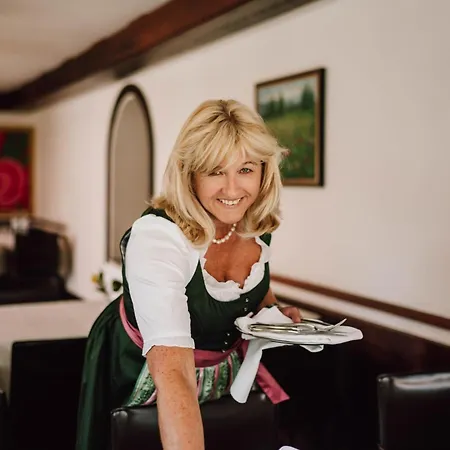 蒙特约拉诺娃酒店