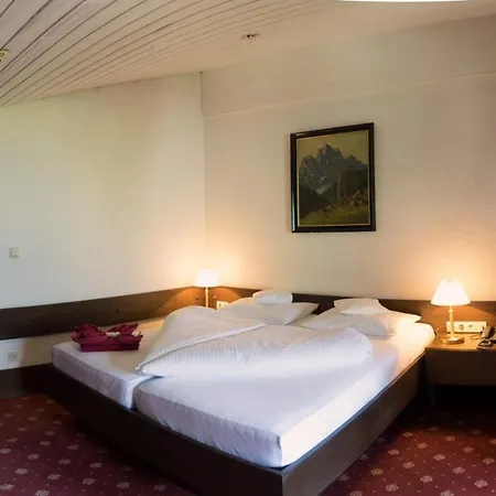 蒙特约拉诺娃酒店