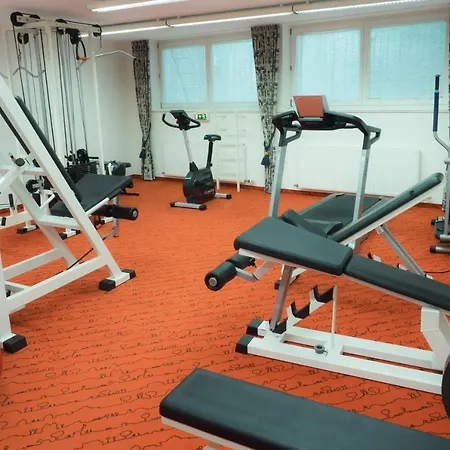 Otel Montjola Nova 4*